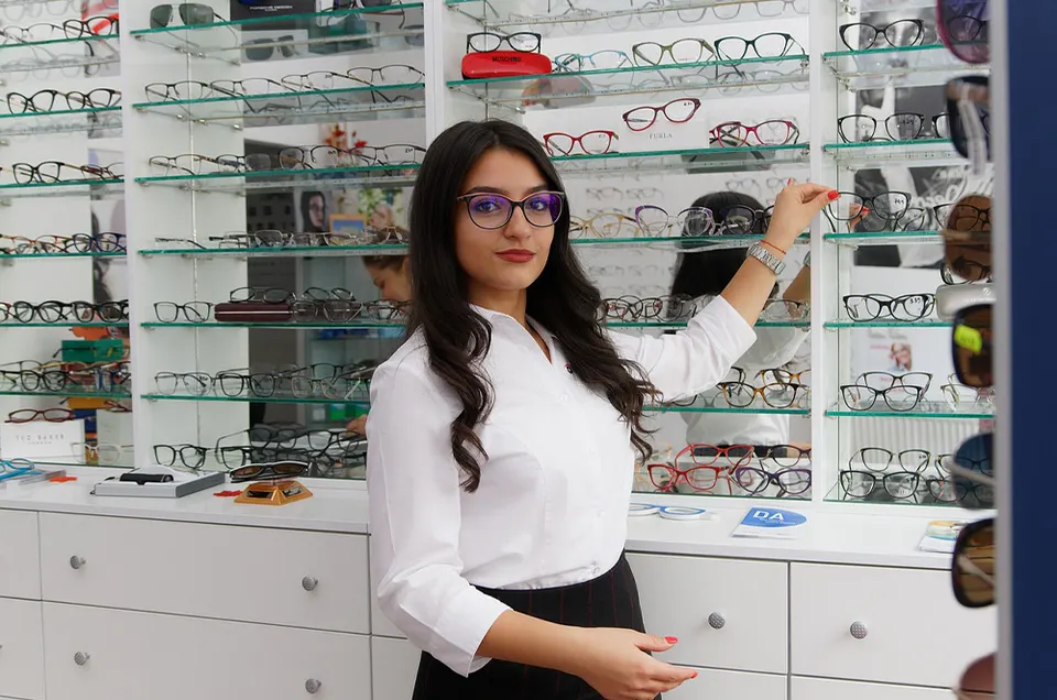 total optika hello varazs