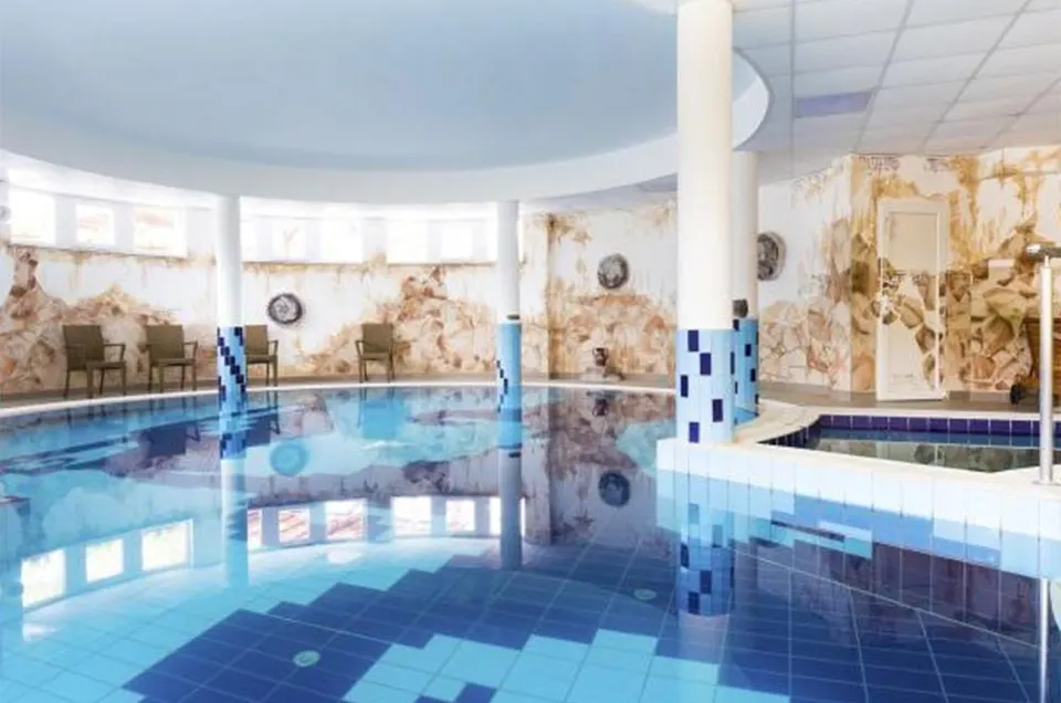 hotel aphrodite medence hello varazshellovarzs