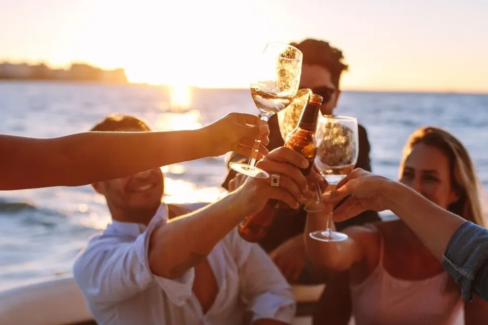 Sétahajózás a Dunán korlátlan Prosecco fogyasztással – 1. kép