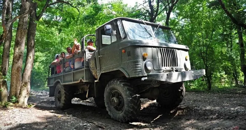 tank-kaland-elmeby-vezetes-hello-kedvezmeny-gaz