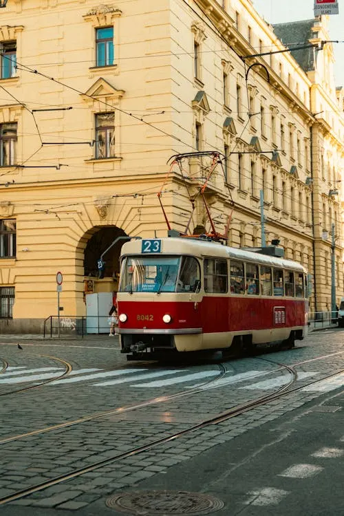 hotel-embiance-praga-cseh-hello-kedvezemeny-villamos